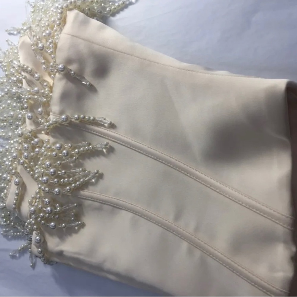 HOUSE OF CB 'Aubrie' Vintage Cream Embellished Satin Corset - Picture 5 of 6